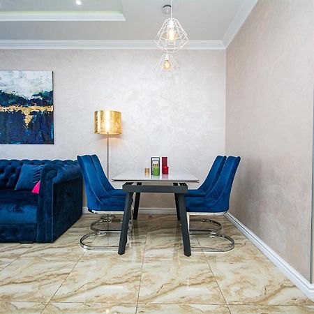 Апартаменти Luxury For Business & Pleasure Royal 3 Київ Екстер'єр фото